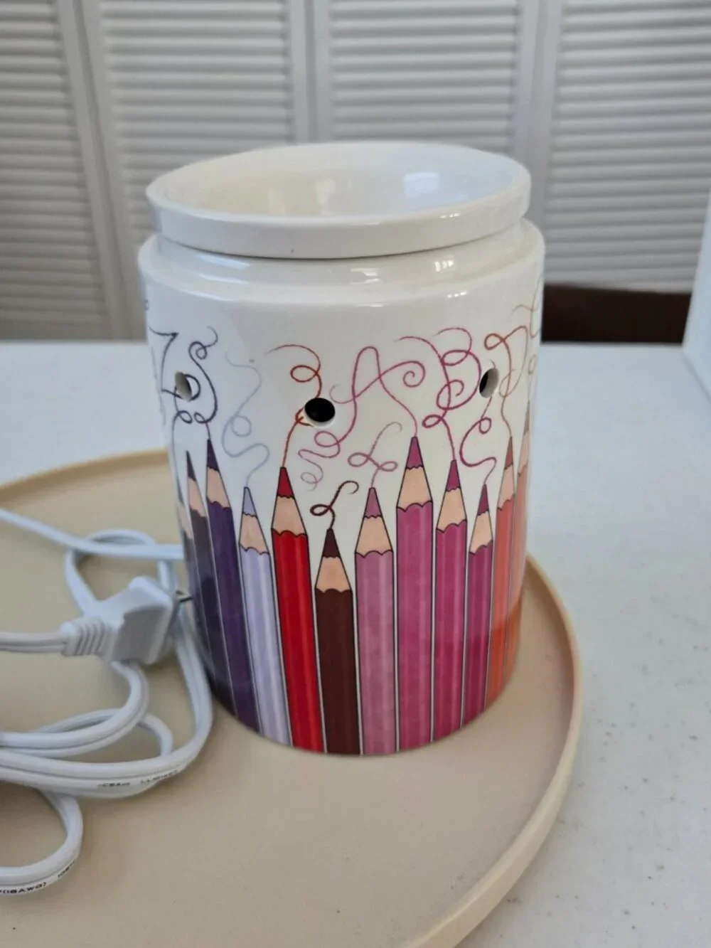 Scentsy Colorgraphy Wax Warmer Rainbow Colored Pencils Design Teacher Artist